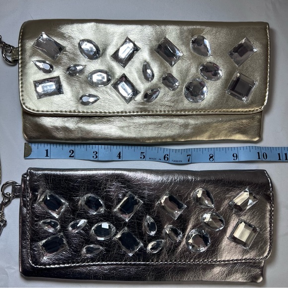Gold and silver Metallic Crystal gems clutches - Picture 9 of 13